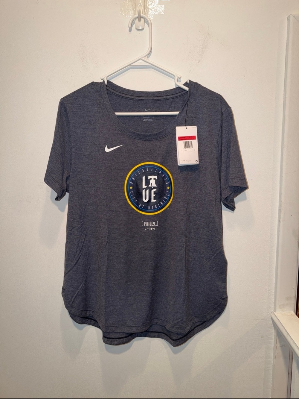 Nike Women’s Philadelphia Phillies City Connect TShirt. Size Large (NWTS)